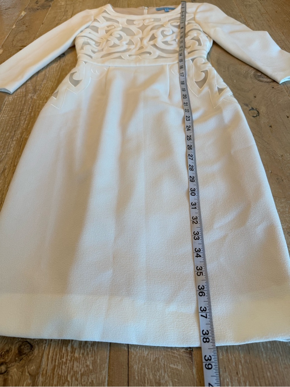 Antonio Melani White Laser-Cut Sheath Dress size 0 - Picture 5 of 13